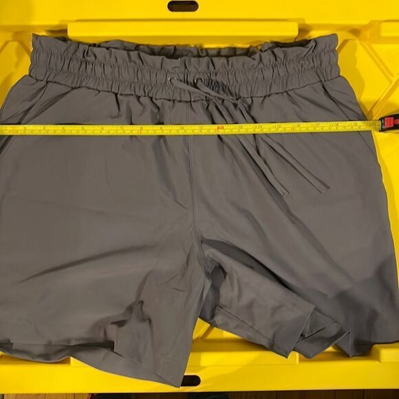 Mondetta Ladies' Woven Short Grey NWOT Medium - Picture 6 of 11